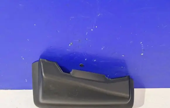 Polestar 2 Rear/tail light trim molding 32228377
