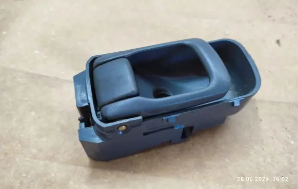 Nissan Navara D22 Rear door interior handle