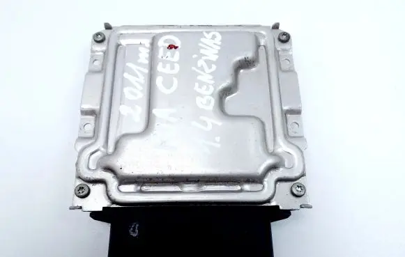 KIA Ceed Engine control unit/module 391052B140