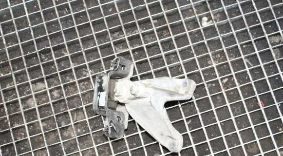 Ford Ecosport Engine mount bracket