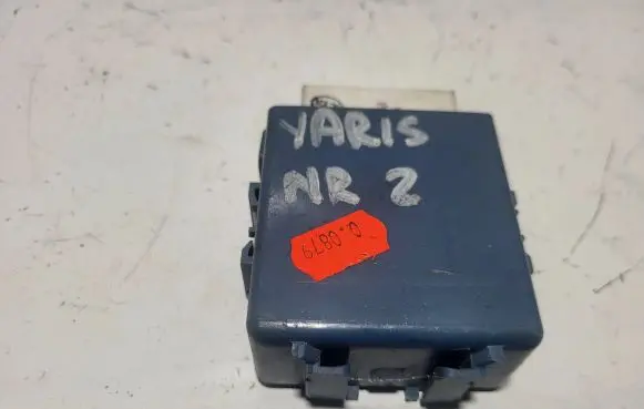 Toyota Yaris Door control unit/module 859800D050 MB0515003900