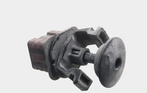 Mercedes-Benz B W245 Radiator mount bracket A0009912195