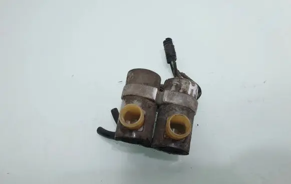 Honda FR-V Windscreen/windshield washer pump
