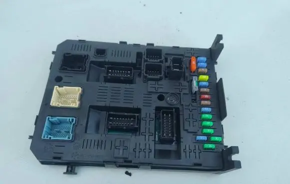 Peugeot Partner Fuse module