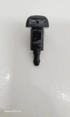 Hyundai Tucson TL Windshield washer spray nozzle 