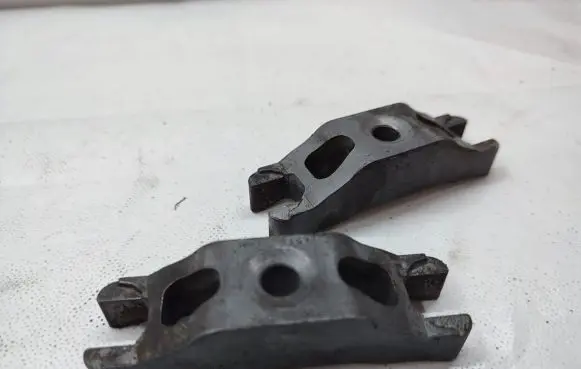 Volkswagen Multivan T5 Fuel Injector clamp holder