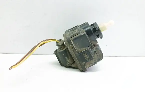 Audi A3 S3 8L Headlight level adjustment motor 00728213