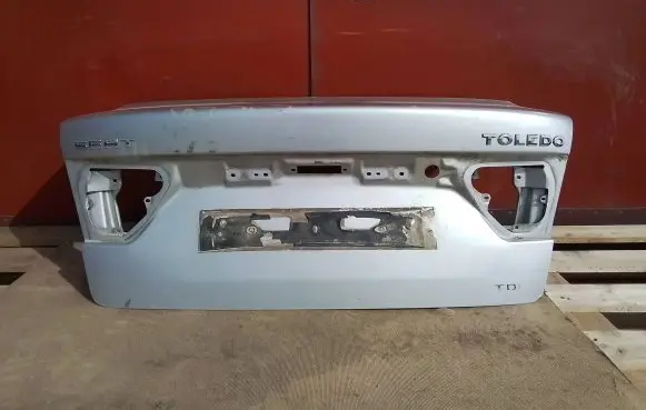 Seat Toledo II (1M) Tailgate/trunk/boot lid 1M5827159b
