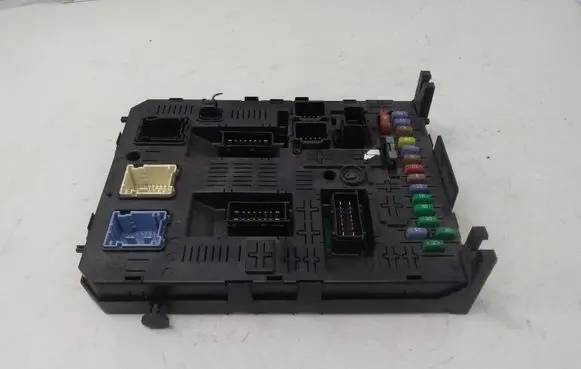 Citroen C5 Fuse module 966405888001 BSI04EVK0200