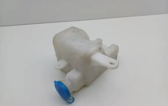 KIA Carnival Windshield washer fluid reservoir/tank 