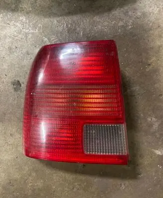 Volkswagen PASSAT B5 Rear/tail lights 3B5945095G