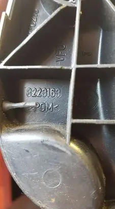 BMW 3 E46 Engine bonnet (hood) release handle 8223163