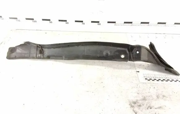 Audi Q7 4L Fender end trim 4L0821111