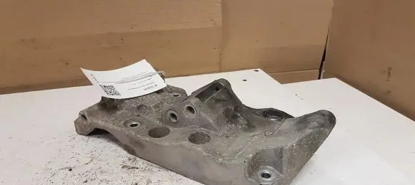 BMW 1 F20 F21 Generator/alternator bracket 850686305 1116850686305 174786