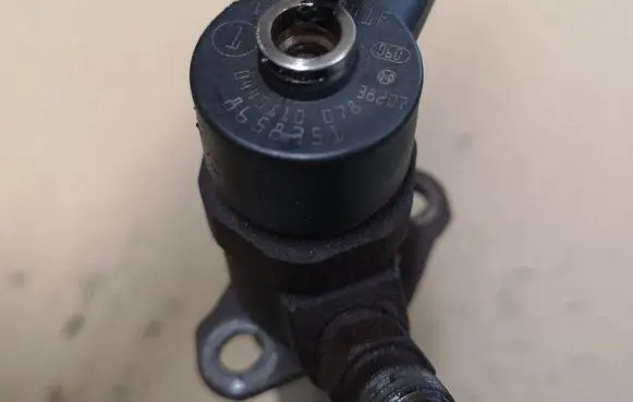 Volvo XC90 Fuel injector 0445110078