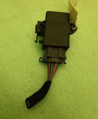Volkswagen Touareg I Seat heating relay 1K0959772