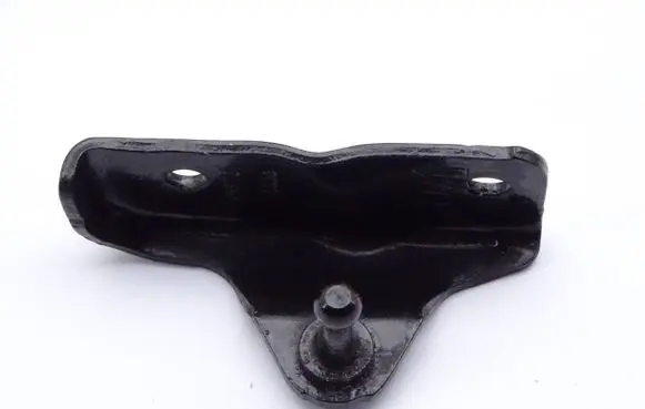 Mitsubishi Pajero Tie down hook / loop 