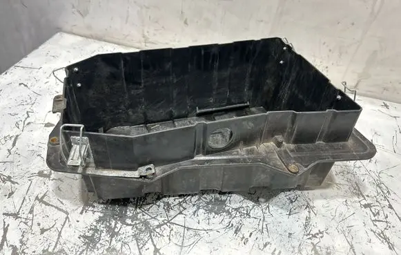 Volkswagen Touareg I Battery box tray 7L0801283D