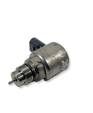 Mercedes-Benz E W212 Fuel pressure regulator 9307Z522A00 8112108