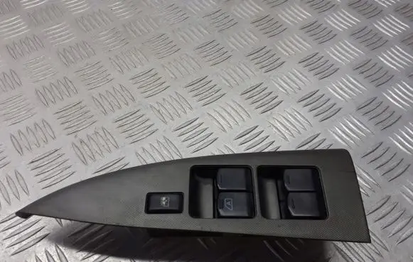 Nissan Note (E11) Electric window control switch 254019U10A