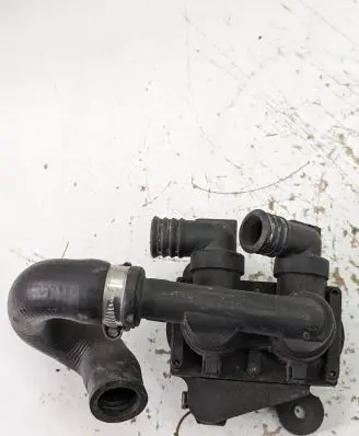 BMW 5 E34 Coolant heater control valve 1147412042