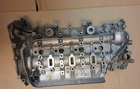 Nissan X-Trail T32 Rocker cam cover 130C07962R