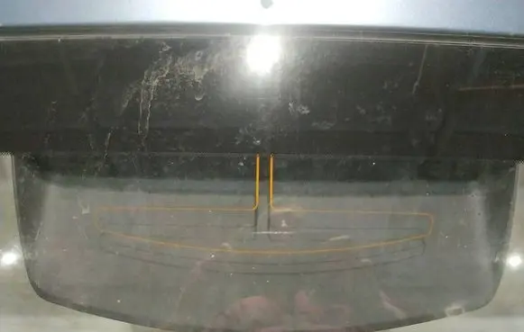 Nissan Primera Third/center stoplight 