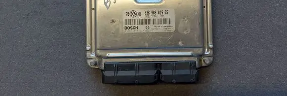 Volkswagen PASSAT B5.5 Engine control unit/module 038906019GS 0281010940