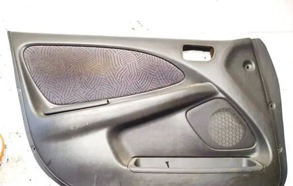 Toyota Avensis T220 Front door card panel trim