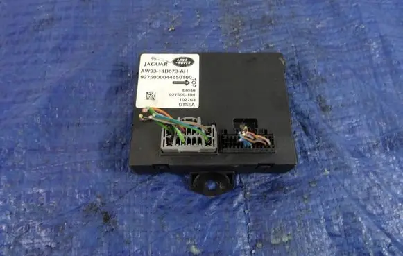 Jaguar XJ X351 Tailgate/trunk control unit/module AVW9314B673AH