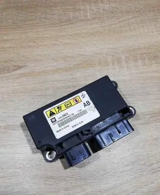 Chevrolet Cruze Airbag control unit/module 13505823