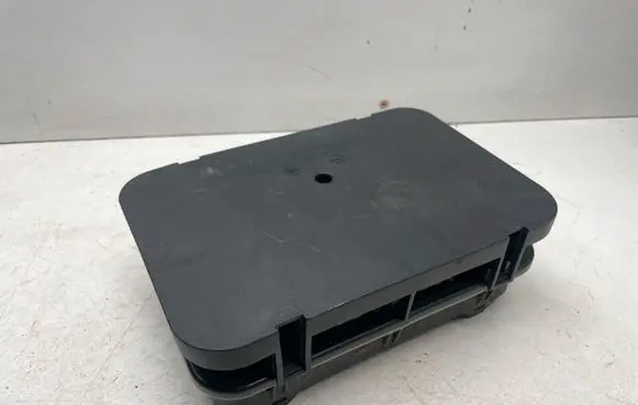 BMW X5 E70 Quarter panel pressure vent 9122453