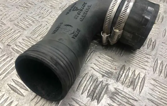 Volvo XC70 Intercooler hose/pipe 30751920
