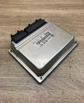 Volkswagen PASSAT B5 Engine control unit/module ECU 8D0907558F 0261204614