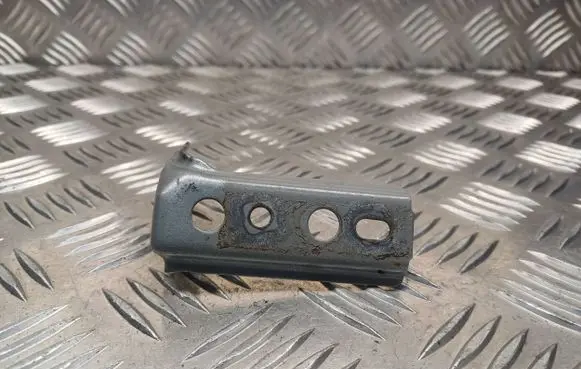 Toyota Yaris Fender mounting bracket
