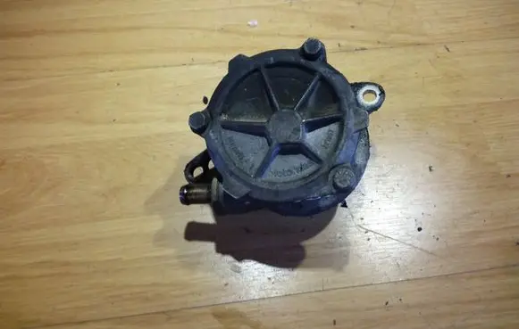 BMW 5 E39 Vacuum pump 96110885