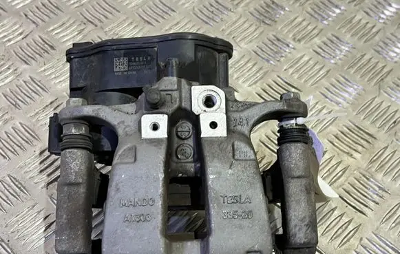 Tesla Model 3 Rear brake caliper 104462500B