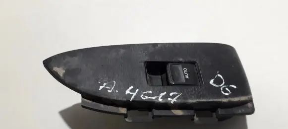 Toyota Prius (XW30) Electric window control switch 7427147060 74271-47060