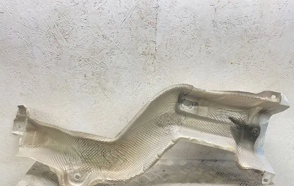 Renault Clio IV Exhaust heat shield 747614142R