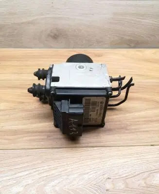Volkswagen PASSAT B6 ABS Pump 3C0614109C 16431601 16431501C