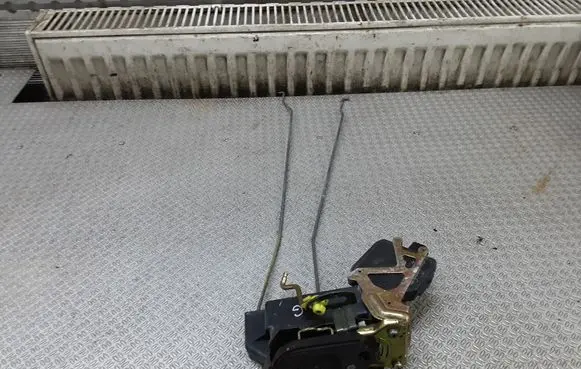 Hyundai Terracan Rear door lock