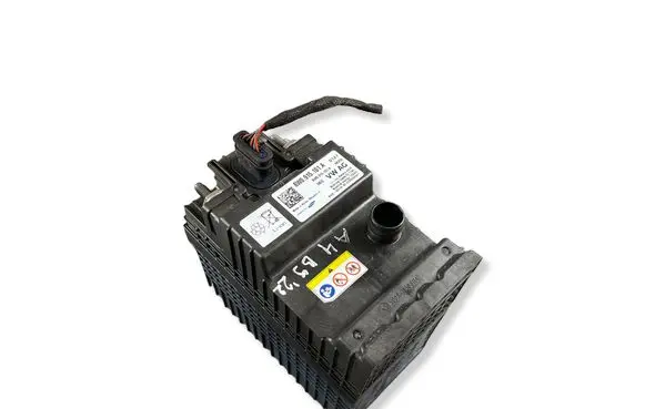 Audi A4 S4 B9 8W Car battery 8W0915101A