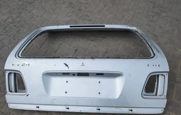 Mercedes-Benz E W210 Tailgate/trunk/boot lid 774744