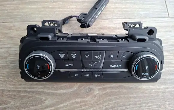 Ford Kuga III Interior fan control switch NJ6T18C612BB