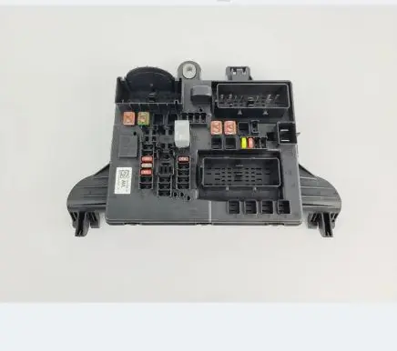 Opel Insignia A Fuse module 22737769
