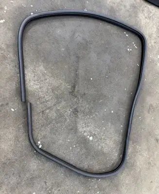 Ford Kuga I Front door rubber seal 