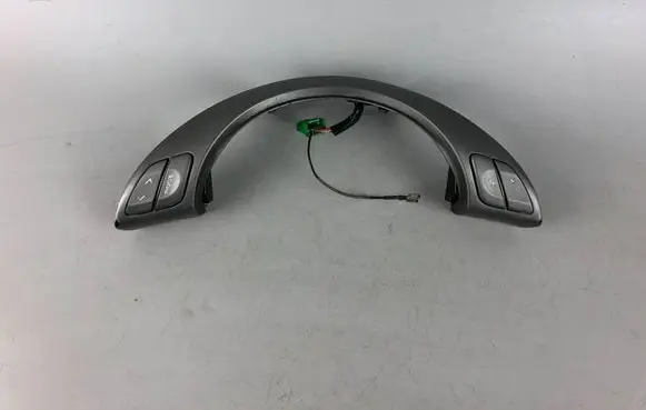 Subaru B9 Tribeca Steering wheel buttons/switches 