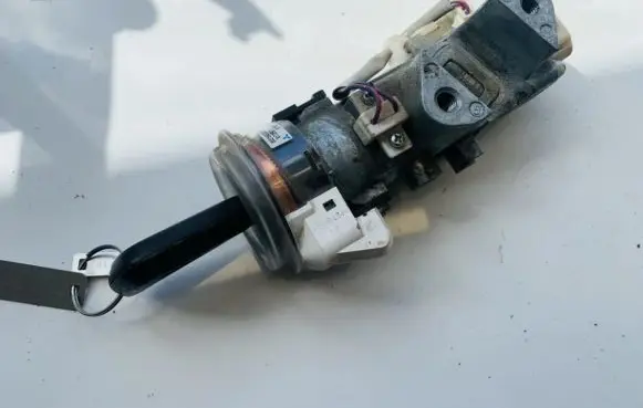 Subaru Legacy Ignition lock 88215ag000 x1t25971