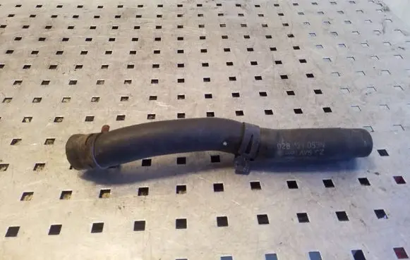 Volkswagen Transporter - Caravelle T4 Engine coolant pipe/hose 028121053N