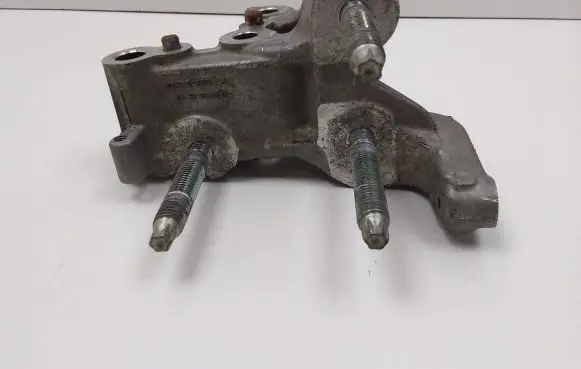 Ford Kuga II Engine mounting bracket DS7Q6030AF